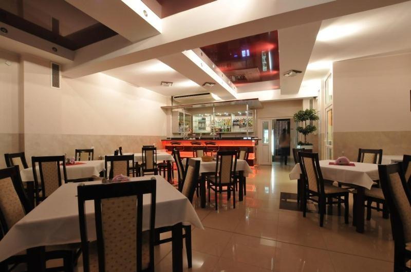 Hotel Logan Быдгощ Экстерьер фото
